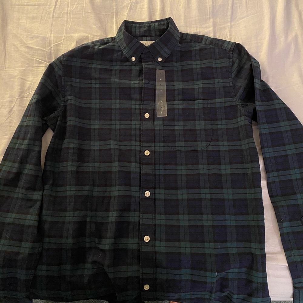 Small Men’s Green and Black Gap Flannel Long Sleeve Shirt